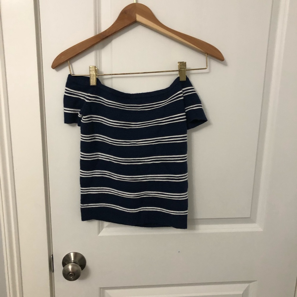 American Eagle off the shoulder top